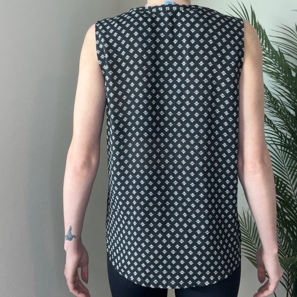 CeCe | Black and White Blouse - Picture 8 of 13